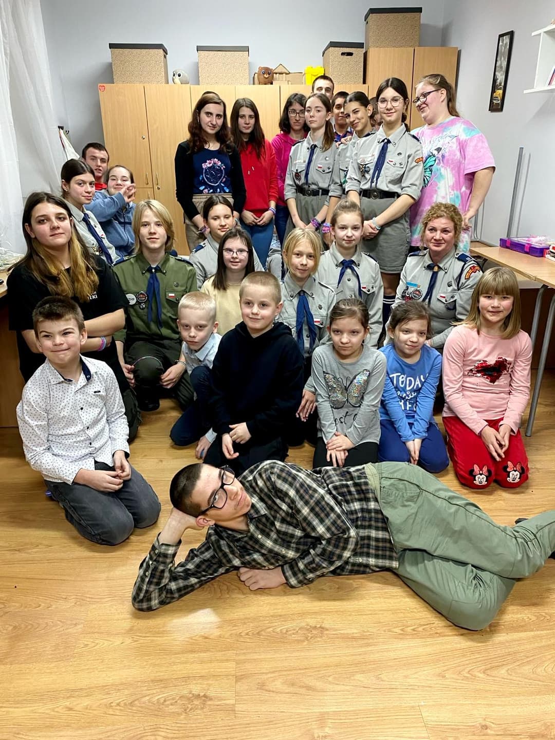 Spotkanie z Harcerzami | Zdjęcie grupowe uczestników zajęć.jpg