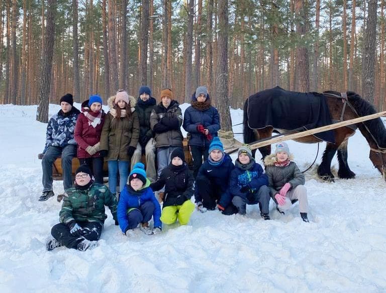 Kulig | Zdjęcie grupowe uczestników kuligu.jpg