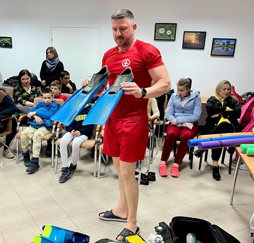 Poznajemy pracę ratownika wodnego